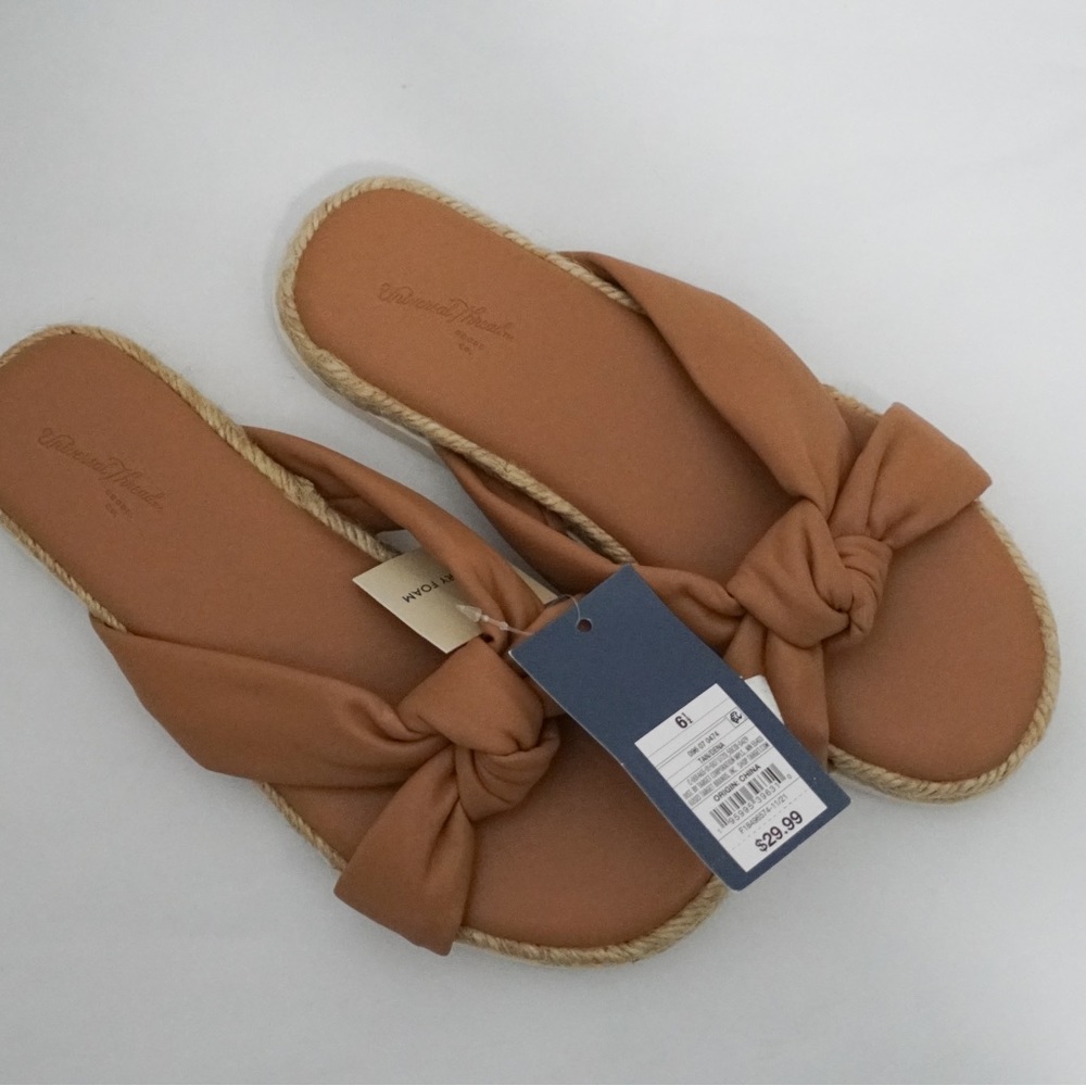 Universal Thread Women’s Sandals Size 6.5